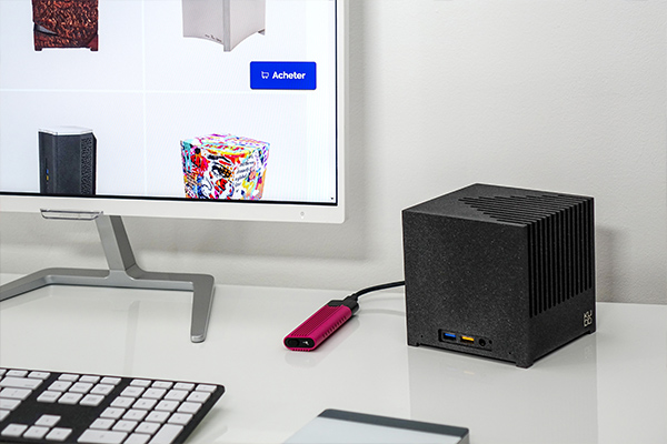 The fanless kubb with a designer metal shell that will be perfect for office automation