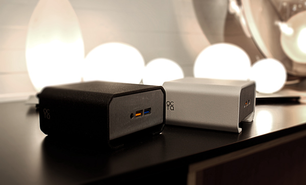 The octo is available in black and white, a sober and elegant mini pc